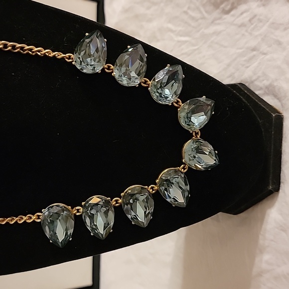 J Crew Pear or Tearshaped Blue Faux Gemstone Gold Tone Necklace Excellent Condit - Picture 6 of 16